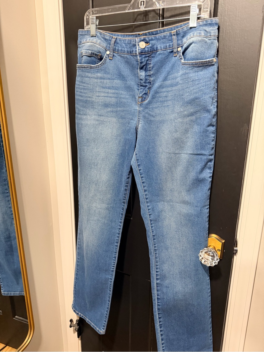 Code Bleu Women's Straight-Leg Jeans in Light Blue Wash